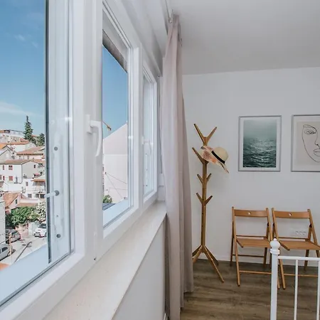 Eva's Lejlighed Split