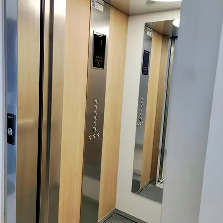 Eva's Lejlighed Split